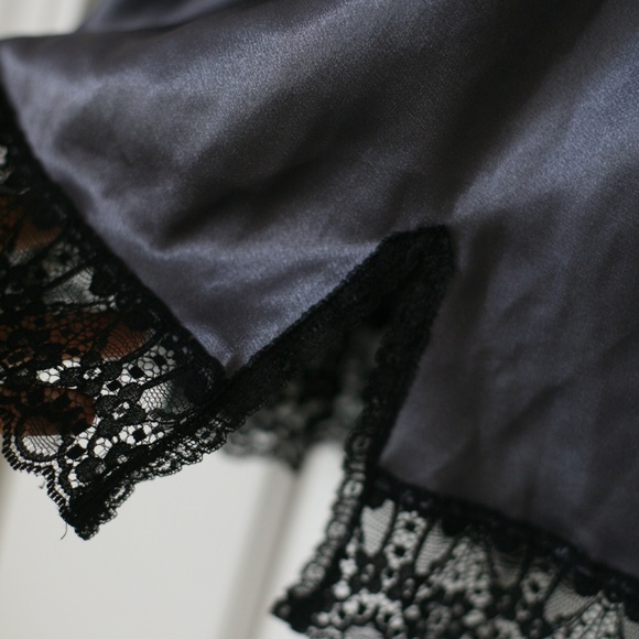 Sold- Vintage Christian Dior satin lace half slip - Picture 4 of 5